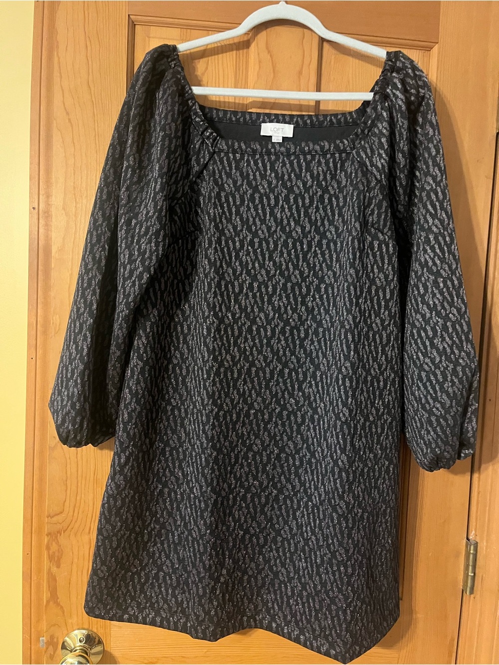 LOFT Black Metallic Patterned Long-Sleeve Shift Dress